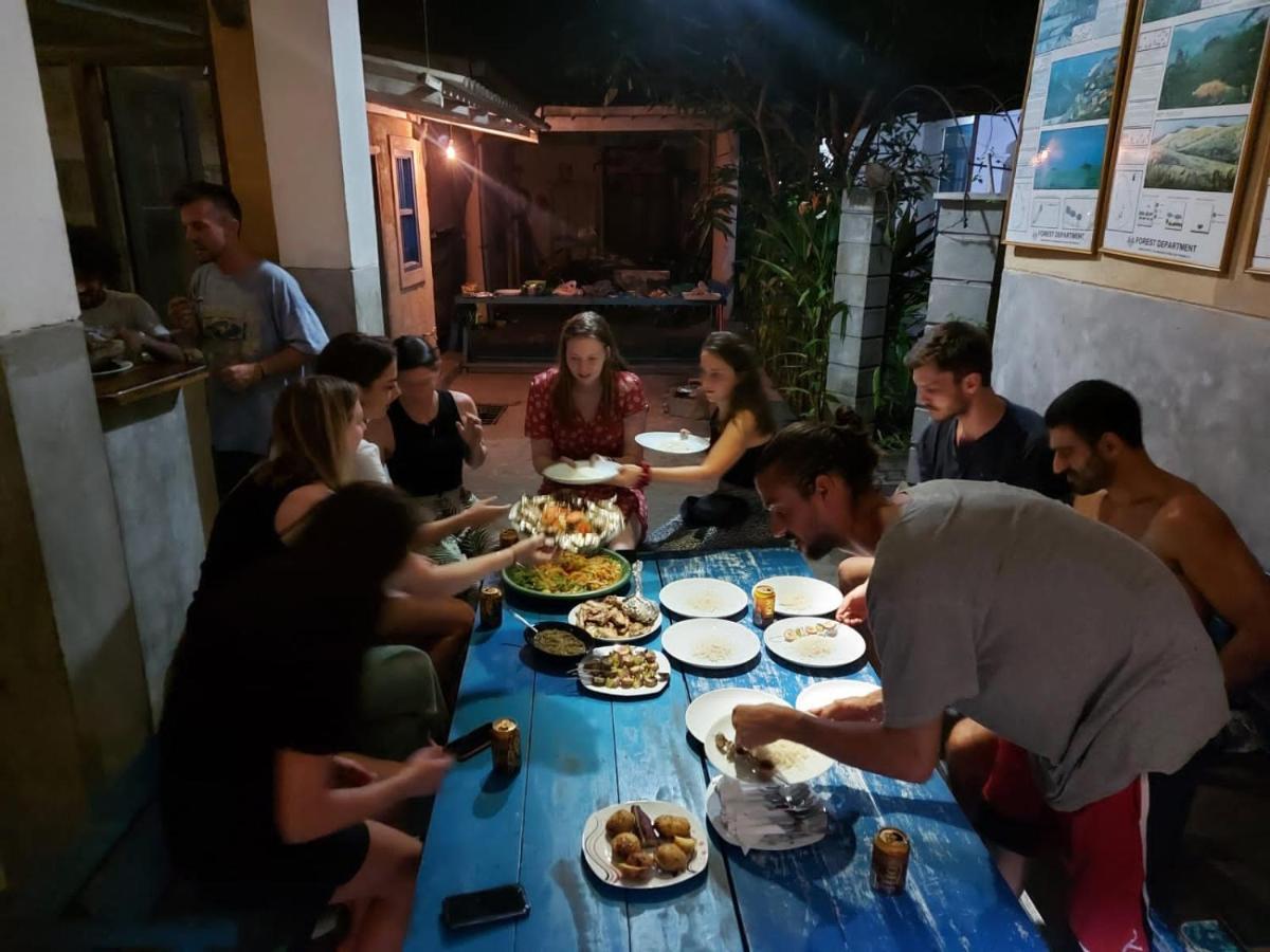 Cycling Backpacker Hostel & Cafe Унаватуна Екстер'єр фото