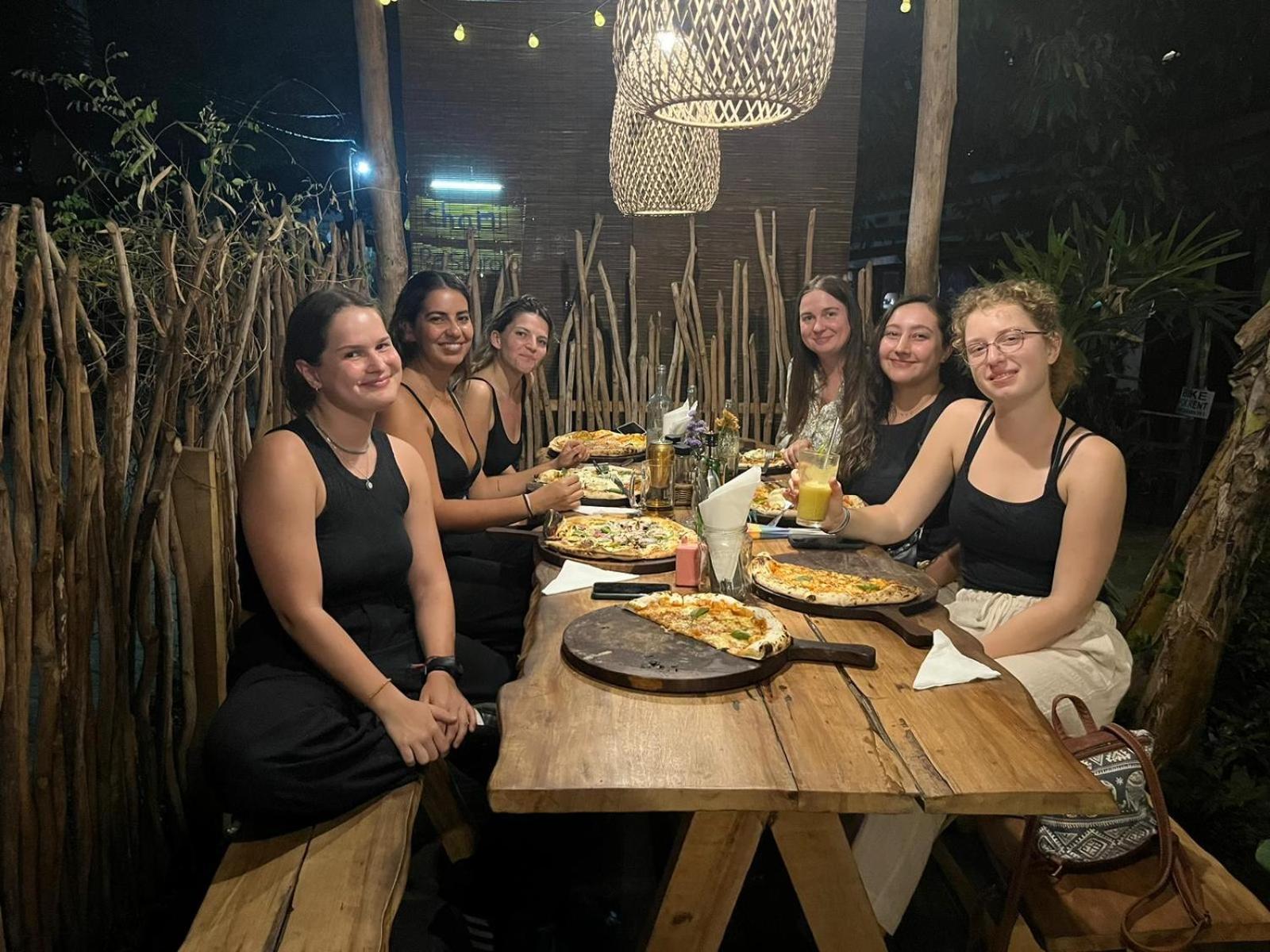 Cycling Backpacker Hostel & Cafe Унаватуна Екстер'єр фото