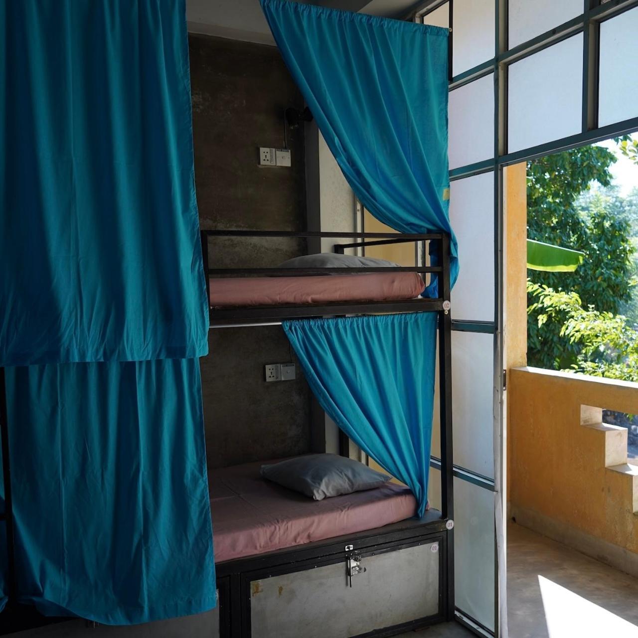 Cycling Backpacker Hostel & Cafe Унаватуна Екстер'єр фото