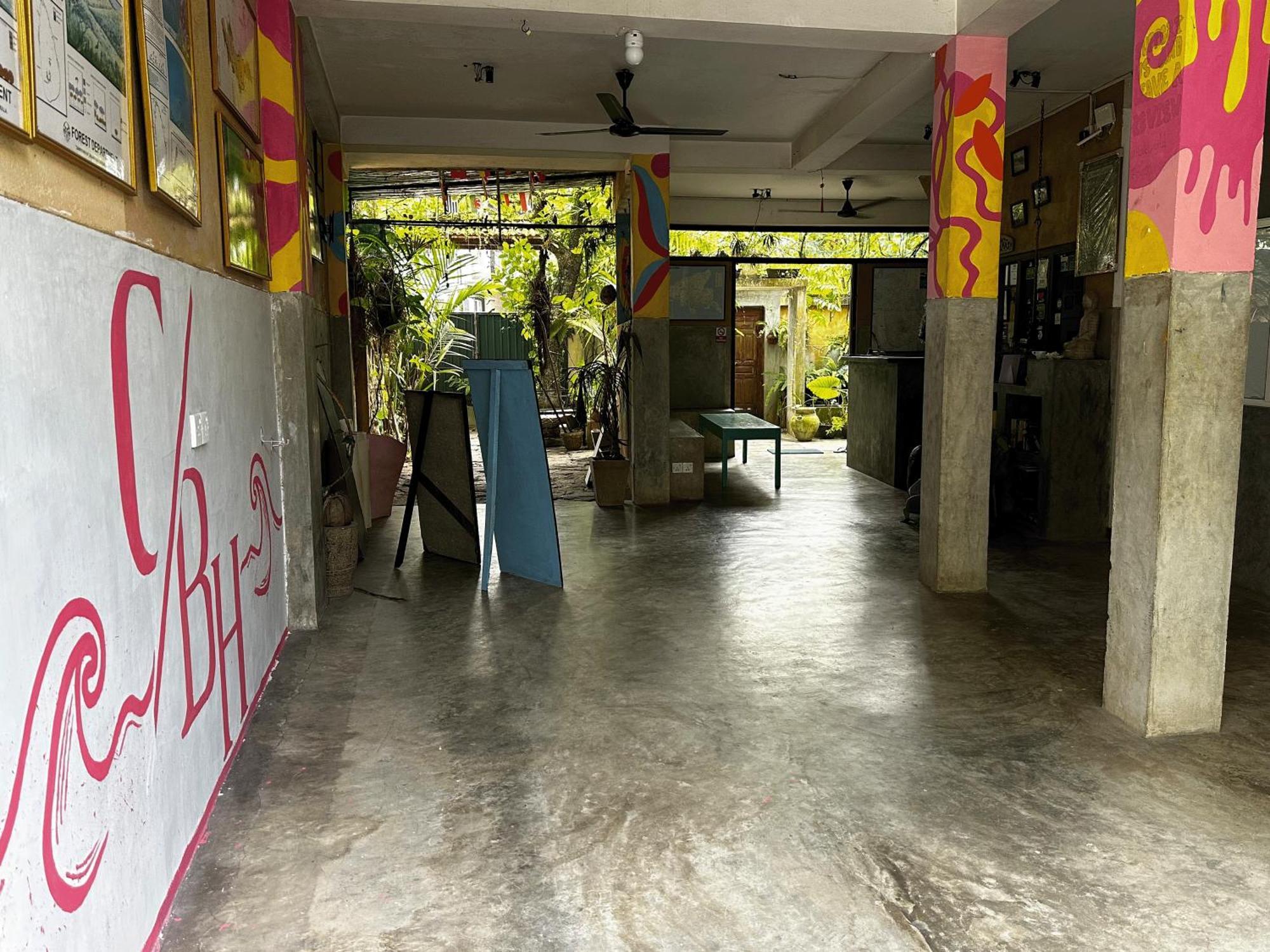 Cycling Backpacker Hostel & Cafe Унаватуна Екстер'єр фото